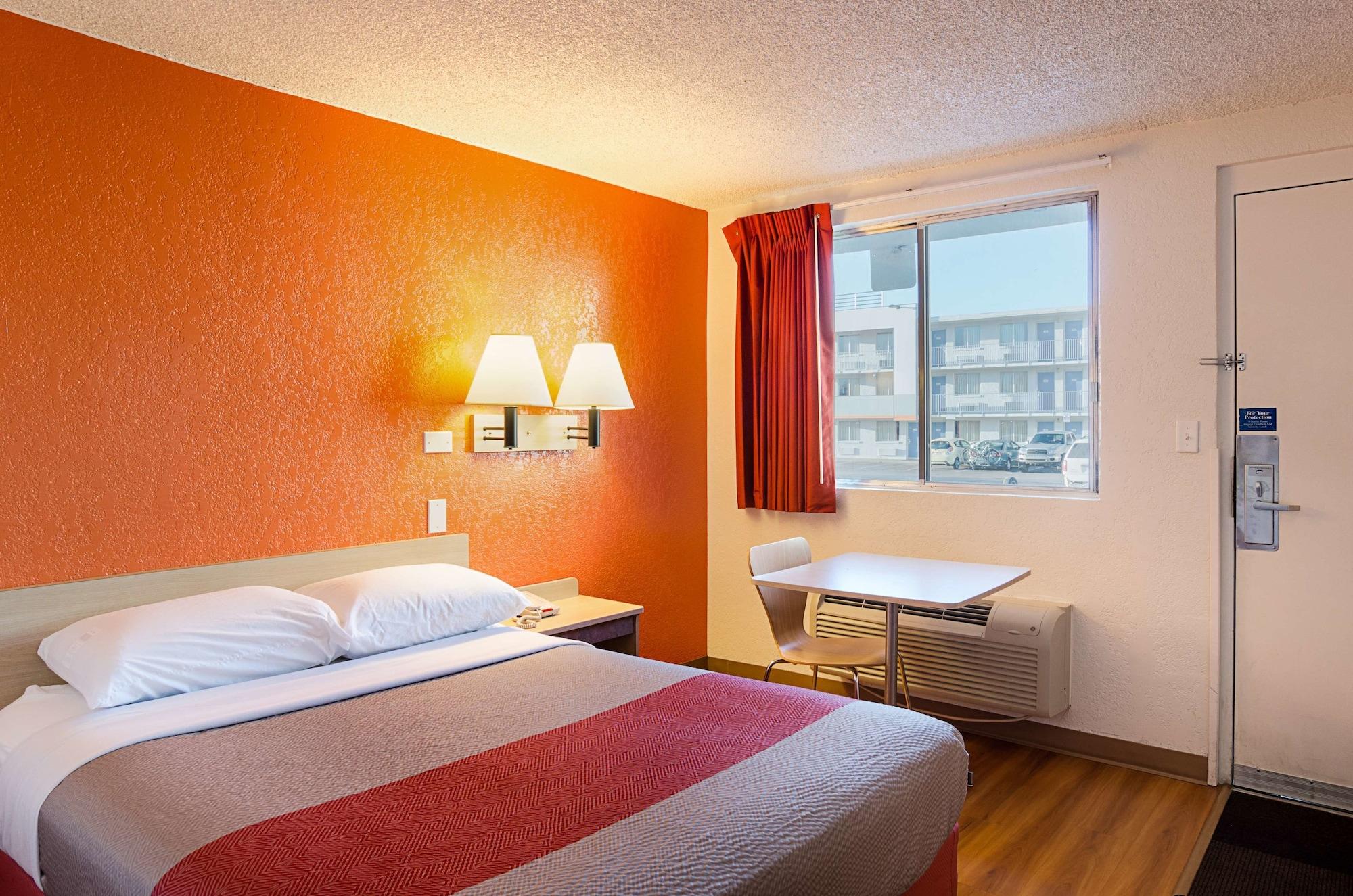 Motel 6- Denver, Co Downtown Экстерьер фото
