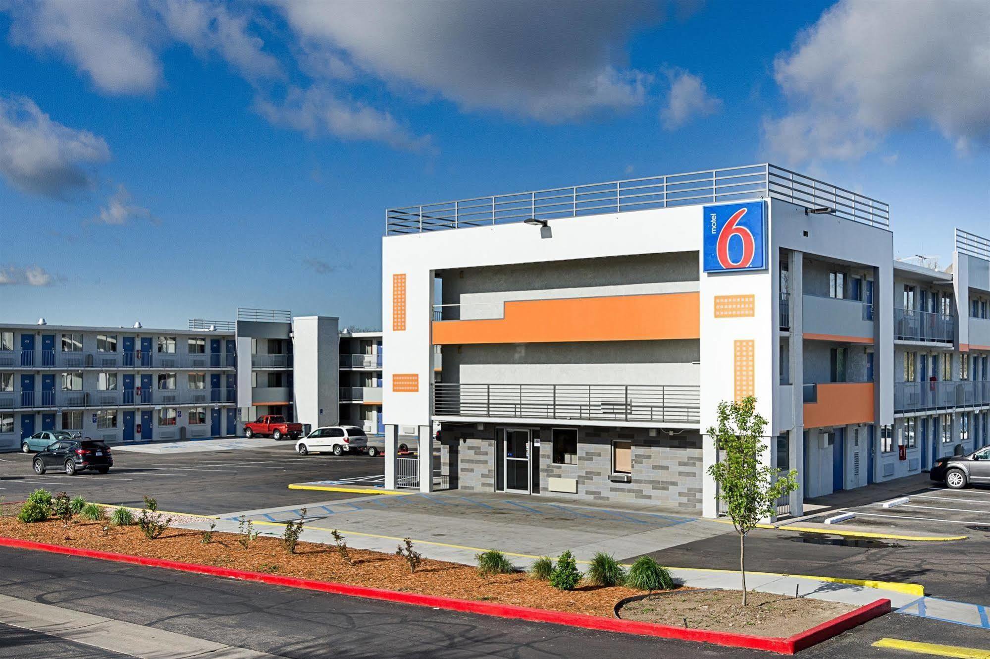 Motel 6- Denver, Co Downtown Экстерьер фото